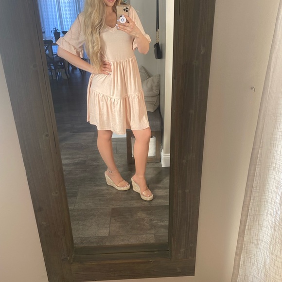 Light peach flowy soft material dress - Picture 4 of 4